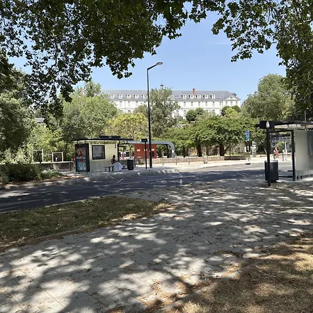 Apartment Fonctionnel - Tram & Centre - Parking Gratuit *